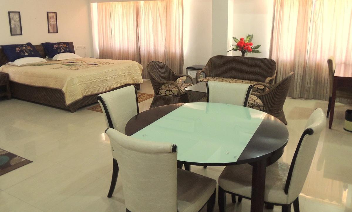 Готель Aroma Residency Tinsukia Екстер'єр фото
